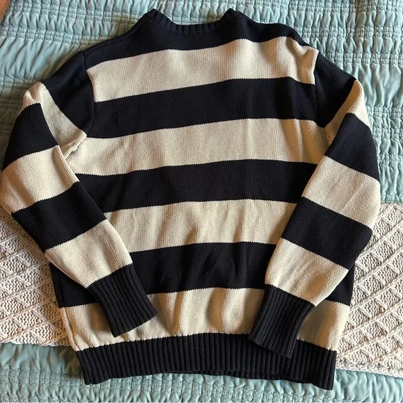 Brandy Melville Sweater - Picture 3 of 6